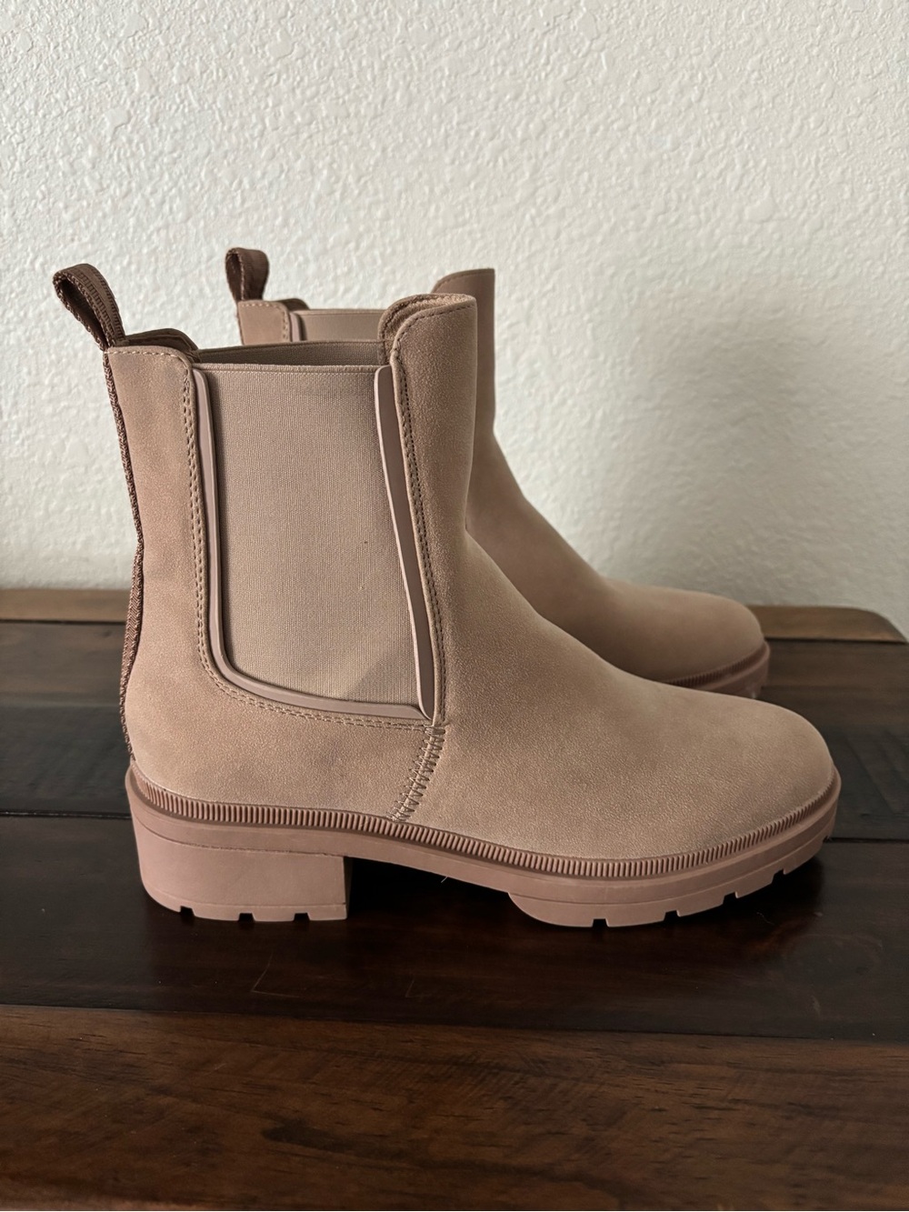 ✨Rocket Dog Chelsea Booties✨